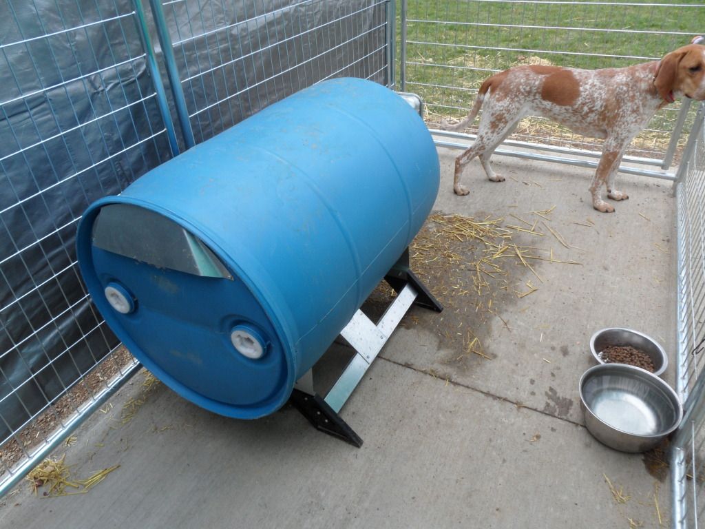 UKC Forums - plastic barrel dog house pics